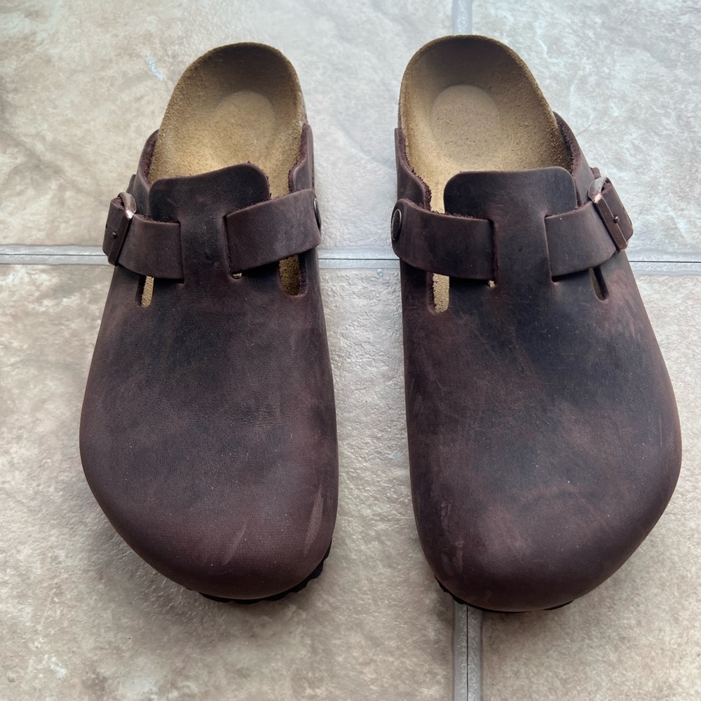 Birkenstock Women’s Dark Brown/Habana Leather clogs